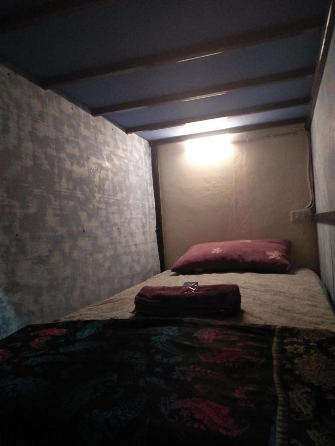 Salty Dog Hostel Telukdalem エクステリア 写真