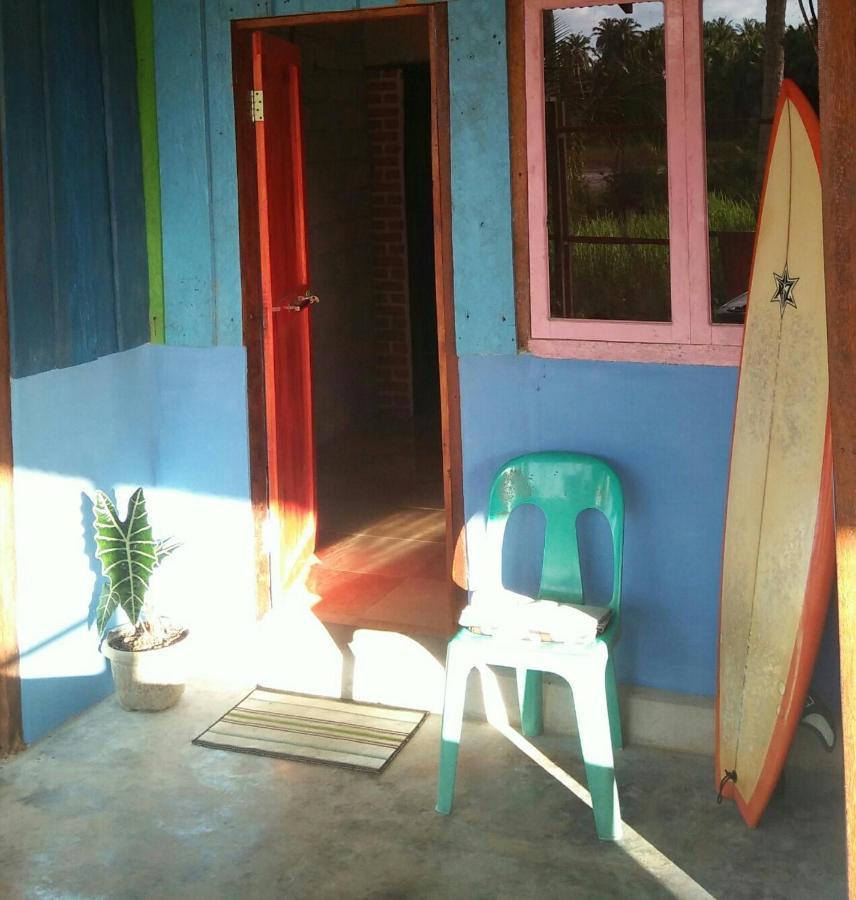 Salty Dog Hostel Telukdalem エクステリア 写真