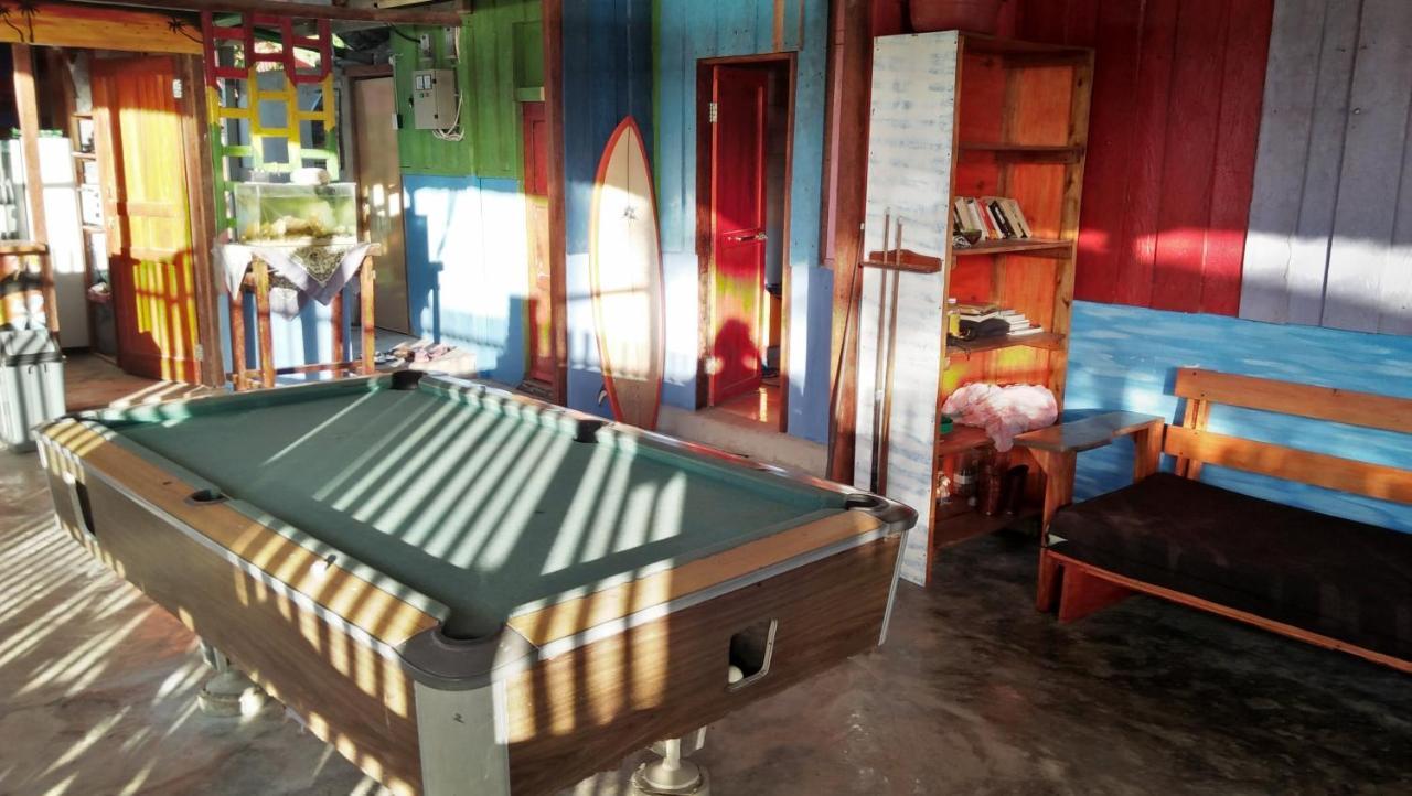 Salty Dog Hostel Telukdalem エクステリア 写真