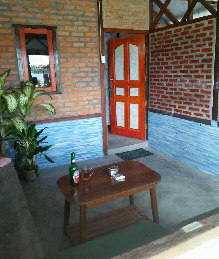 Salty Dog Hostel Telukdalem エクステリア 写真