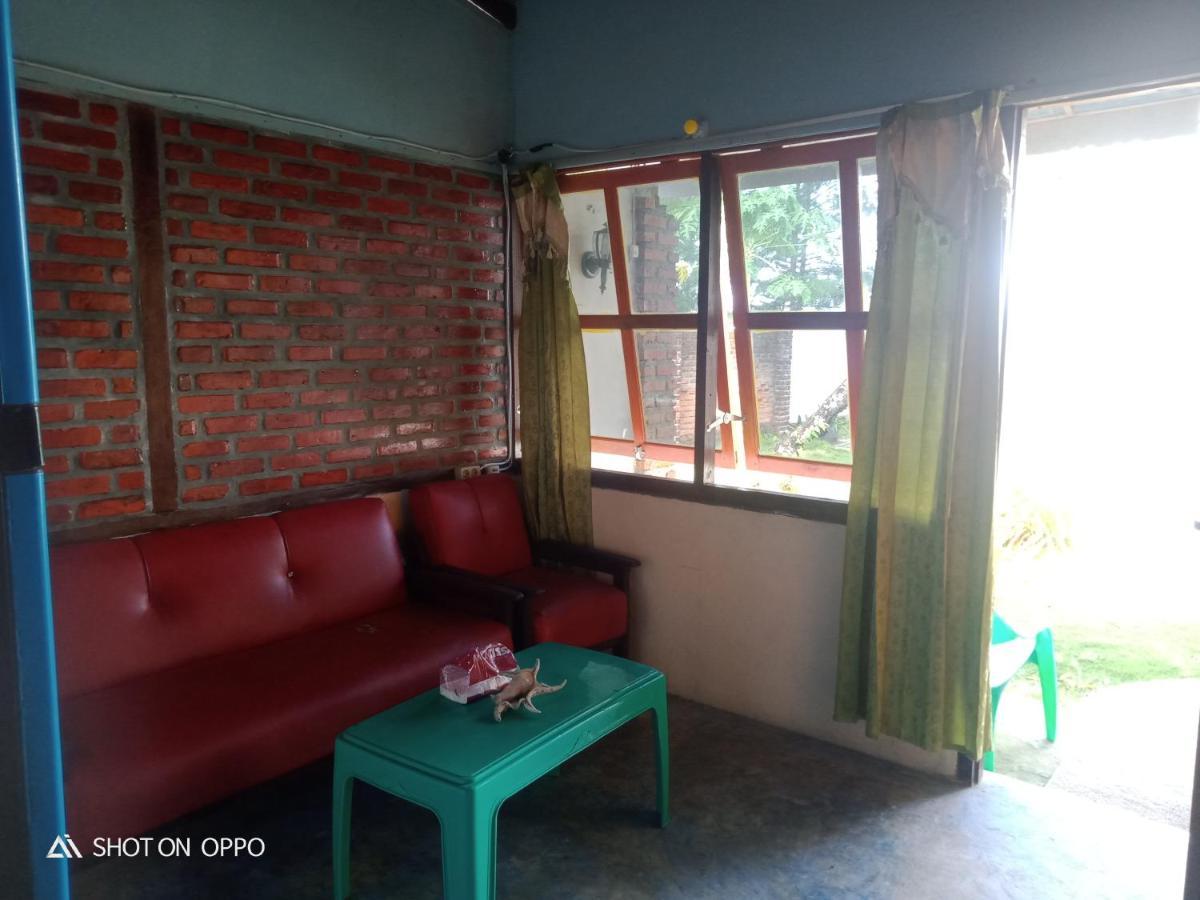Salty Dog Hostel Telukdalem エクステリア 写真